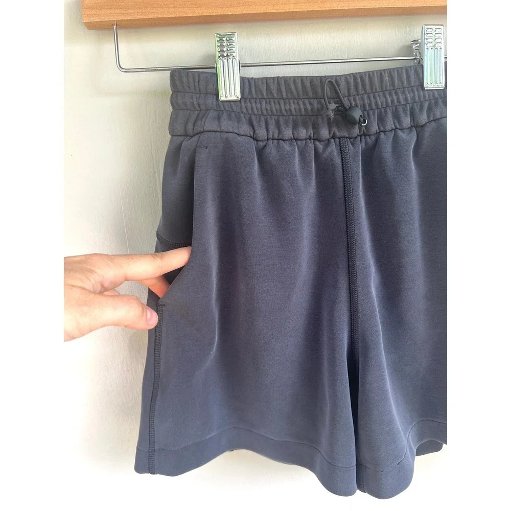 Lululemon Softstreme High-Rise Shorts‎ Women 0 Dark Grey Black 4 Inch Inseam